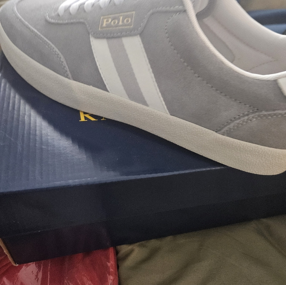 Mens sneakers never worn